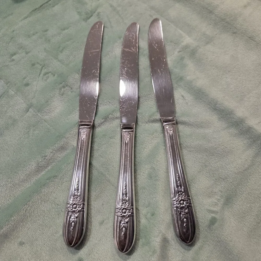 Vintage Wm Rogers Extra Plate Dinner Knives Lot of 3 Triumph Pattern 1941
